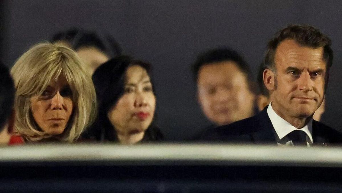 Kehangatan Diplomasi: Macron dan Istri Sambangi Indonesia dengan Sentuhan Romantis